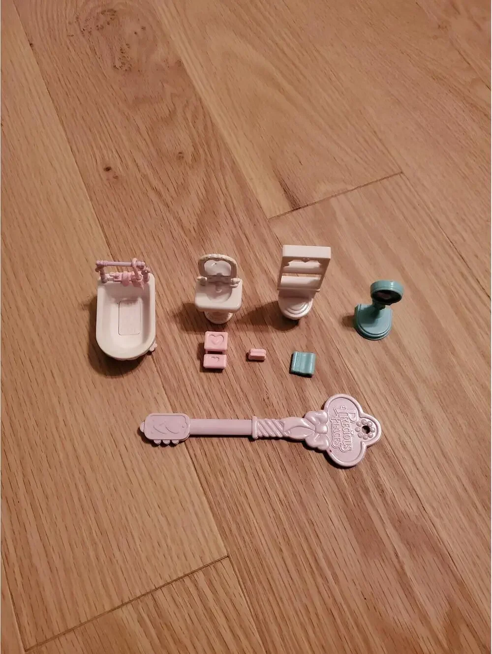 Vintage 1989 Fisher Price Precious Places Bathroom #5174